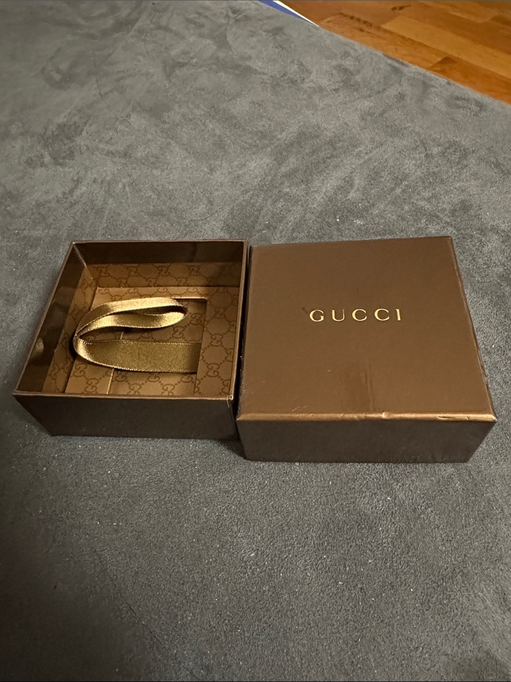 Gucci Silver Heart Pendant Necklace with Interlocking G PREOWNED - Picture 11 of 11